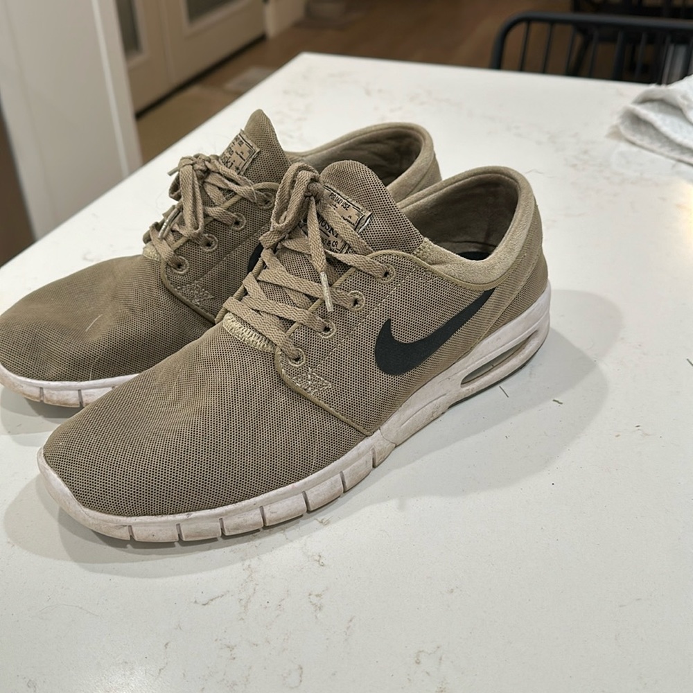 Nike SB Janoski Max size 10